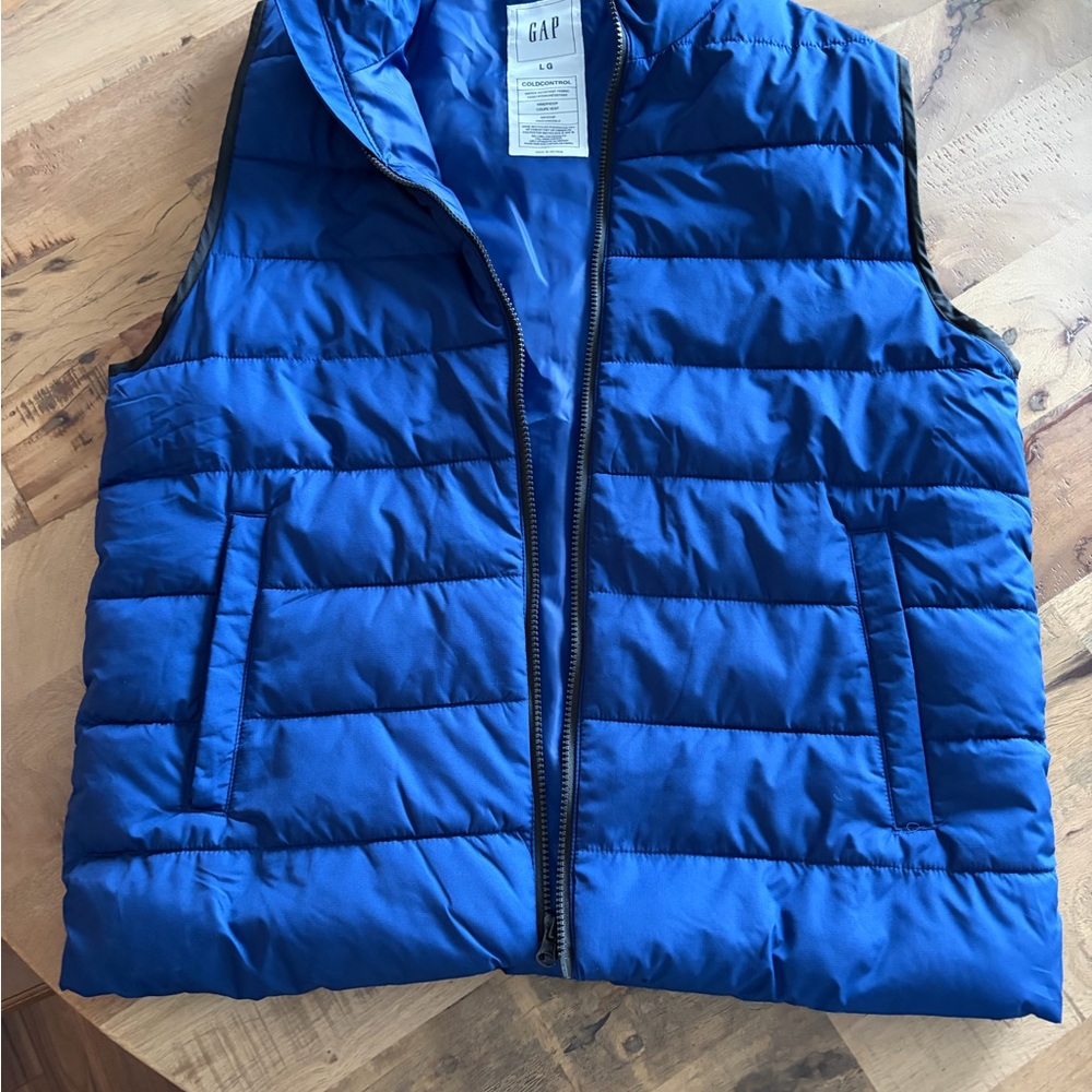 GAP Cold Control Vest - Picture 2 of 3